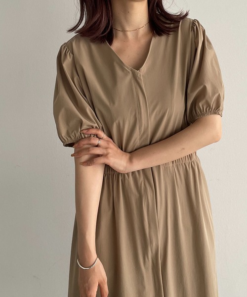 210nouve（トゥージュヌーブ）の「2WAYジップアップギャザーワンピース（シャツワンピース・レディース・ブラック/ベージュ・FREE）」の10枚目の写真