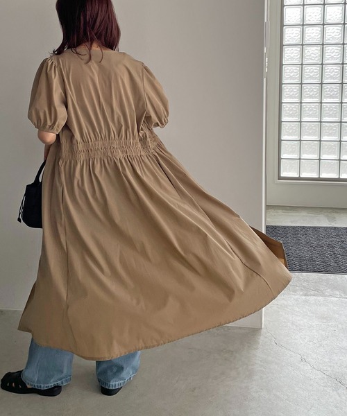 210nouve（トゥージュヌーブ）の「2WAYジップアップギャザーワンピース（シャツワンピース・レディース・ブラック/ベージュ・FREE）」の7枚目の写真