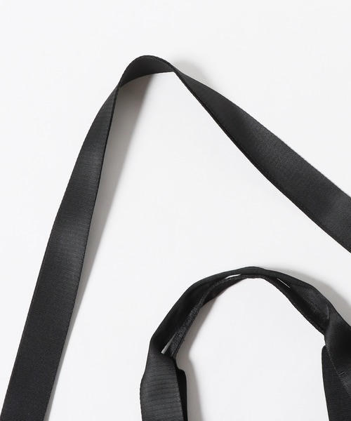 NIKE(ナイキ)の「NIKE/ナイキ FUTURA SPORTS LUNCH TOTE BAG トートバッグ ランチバッグ ショルダーバッグ(トートバッグ・メンズ・ブラック/グレー・FREE)」の3枚目の写真