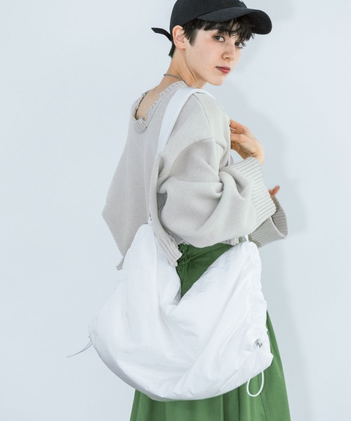 PAGEBOY(ページボーイ)の「ナイロンドロストショルダー(ショルダーバッグ・レディース・オフホワイト/ブラック/ライム/パープル・FREE)」の20枚目の写真