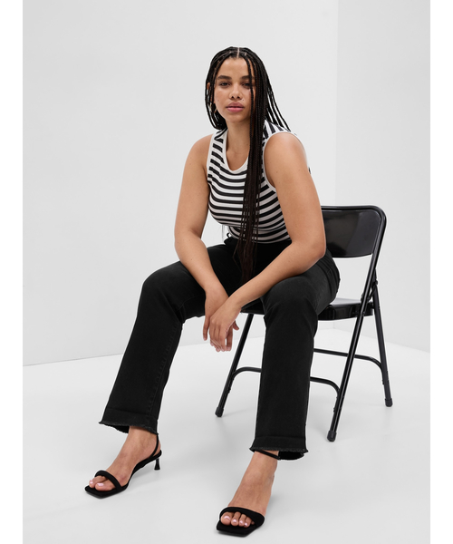 GAP(ギャップ)の「ウォッシュウェル ミッドライズ ガールフレンドデニム ブラック(デニムパンツ・レディース・ブラック・24/25/26/28/29/23/30/27)」の4枚目の写真