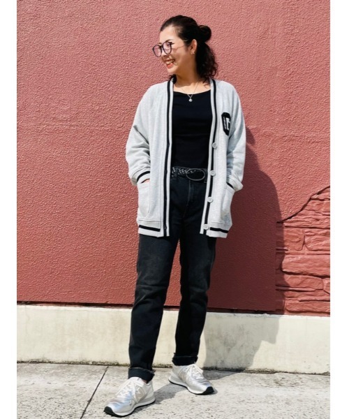 GAP(ギャップ)の「ウォッシュウェル ミッドライズ ガールフレンドデニム ブラック(デニムパンツ・レディース・ブラック・24/25/26/28/29/23/30/27)」の5枚目の写真