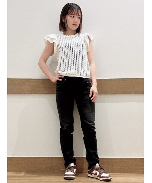 GAP(ギャップ)の「ウォッシュウェル ミッドライズ ガールフレンドデニム ブラック(デニムパンツ・レディース・ブラック・24/25/26/28/29/23/30/27)」の11枚目の写真