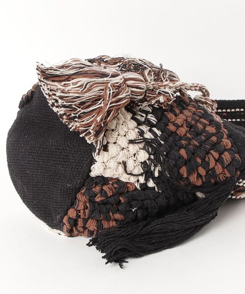 MAISON mou（メゾンムー）の「【Swaraj/スワラージ】JQ bucket Tote（トートバッグ・レディース・ブラック/ブラック系その他2/ホワイト系その他2/その他35/ホワイト系その他・FREE）」の7枚目の写真