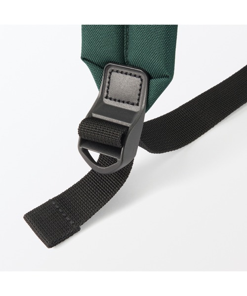 無印良品(ムジルシリョウヒン)の「肩の負担を軽くする 撥水リュックサック(バックパック/リュック・レディース・ダークブラウン/ブラック/ダークグリーン・FREE)」の18枚目の写真