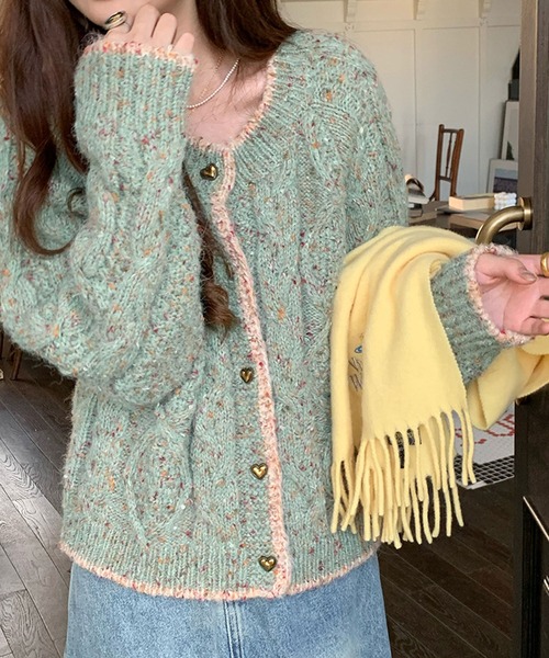 HALEY PESCA（ヘーリーペスカ）の「HALEY PESCA/【ハートボタン】ラウンドネック　ミックスカラーカーディガン（カーディガン/ボレロ・レディース・グリーン/ピンク/レッド/オレンジ・FREE）」の6枚目の写真