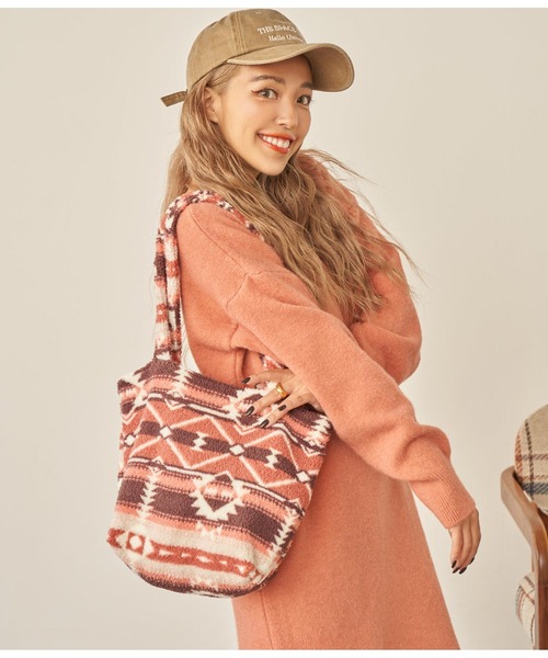 anap mimpi（アナップミンピ）の「オルテガ フリース ボア トートバック（トートバッグ・レディース・ブラック/ピンク・FREE）」の9枚目の写真