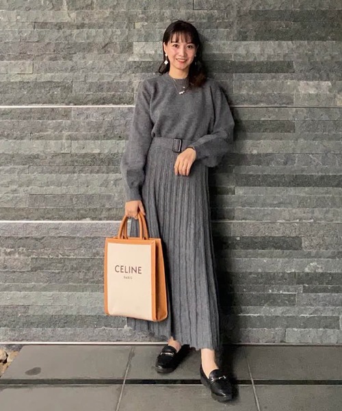 aquagarage(アクアガレージ)の「ベルト付きニットセットアップ 3点セット(ニット/セーター・レディース・チャコール/ベージュ・M/L)」の8枚目の写真