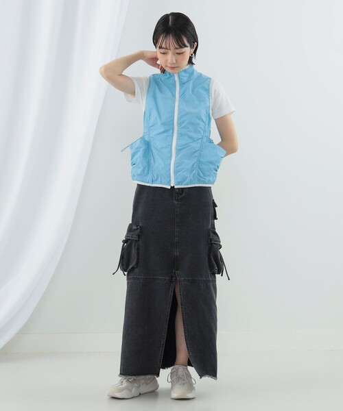 Ray BEAMS(レイビームス)の「Ray BEAMS / スタンドカラー ナイロン ベスト(ベスト・レディース・ライトグレー/ブルー・ONE SIZE)」の14枚目の写真