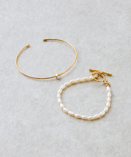 BEARDSLEY(ビアズリー)の「ブレスレット2点SET(ブレスレット・レディース・ゴールド・FREE)」の1枚目の写真