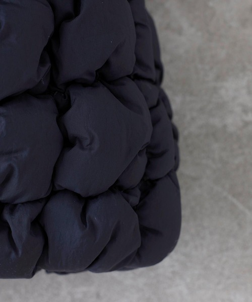 EFOLE（エフォル）の「キルティング ポコポコ ドローストリング ミニ ショルダー バッグ（ショルダーバッグ・レディース・オフホワイト/ブラック/グリーン・FREE）」の14枚目の写真