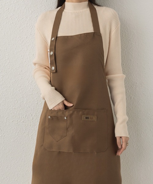 MAISON DE THERESE（メゾン ド テレーズ）の「ホルターネック　ツールポケットエプロン 男女兼用（エプロン・レディース・ブラウン/レッド/オレンジ/ブラック・FREE）」の6枚目の写真