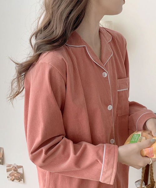 aimoha(アイモハ)の「秋冬2点セット コ一デュロイ長袖シャツ&ロングパンツ ルームウェア(ルームウェア/パジャマ・レディース・ネイビー/イエロー/レッド/ダークグレー/オフホワイト・XX-LARGE/X-LARGE/MEDIUM/LARGE)」の1枚目の写真