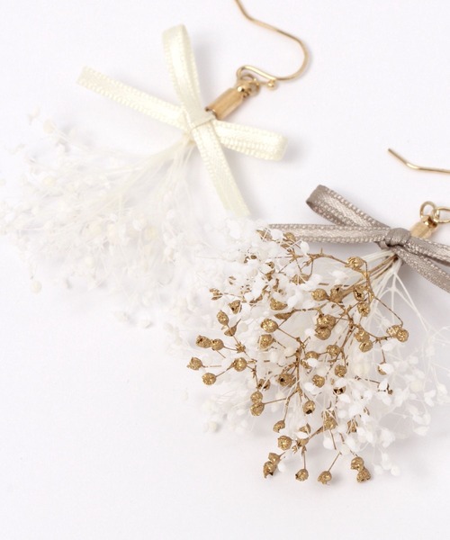 GLOBAL WORK（グローバルワーク）の「MADE IN JAPANドライフラワーピアス/993085（ピアス（両耳用）・レディース・ベージュ/ホワイト×シルバー/ブルー/ホワイト×ゴールド/ホワイト・FREE）」の8枚目の写真