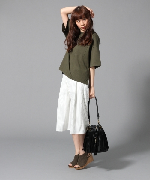 HARE（ハレ）の「ワイドポケットＴシャツ(HARE)（Tシャツ/カットソー・レディース・オフホワイト/グレー/カーキ/ブラック・FREE）」の8枚目の写真