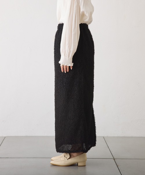 PUAL CE CIN（ピュアルセシン）の「フリンジジャガードナロースカート（スカート・レディース・ブラック/グレイッシュベージュ・FREE）」の4枚目の写真