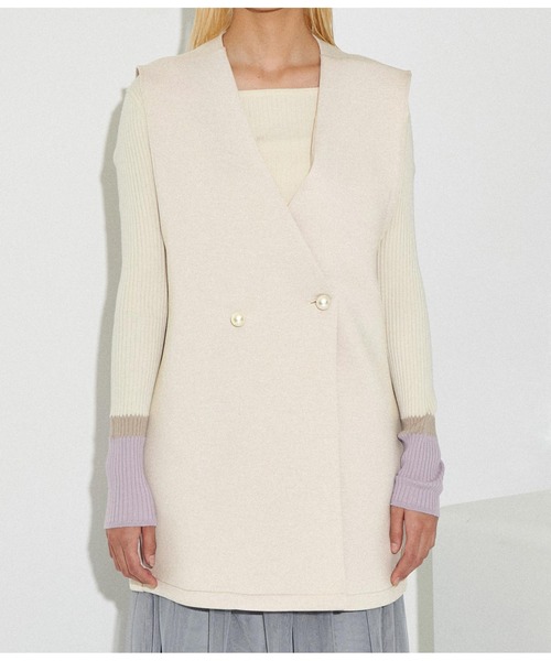 Settimissimo（セッティミッシモ）の「パールボタン スポンジリバー ジレ ベスト（ベスト・レディース・ベージュ/ブラック・M）」の9枚目の写真