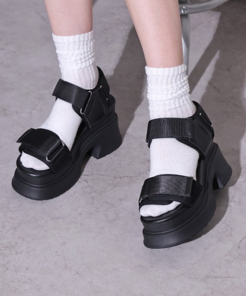 VIVIAN(ヴィヴィアン)の「厚底プラットフォームベルクロダッドサンダル(サンダル・レディース・グレー/ブラック/アイボリー・S/M/L)」の5枚目の写真