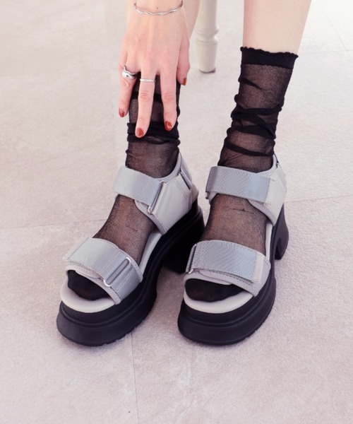 VIVIAN(ヴィヴィアン)の「厚底プラットフォームベルクロダッドサンダル(サンダル・レディース・グレー/ブラック/アイボリー・S/M/L)」の7枚目の写真