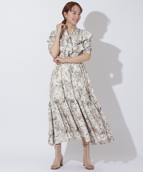 AND COUTURE（アンドクチュール）の「ボタニカル柄ボウタイリボン