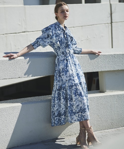 AND COUTURE（アンドクチュール）の「ボタニカル柄ボウタイリボン