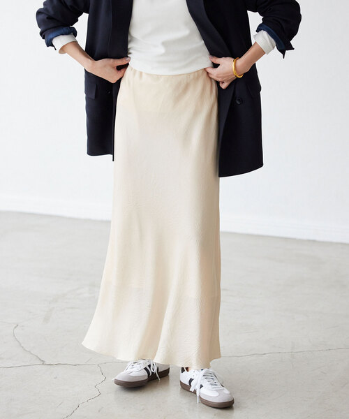 SLOBE IENA（スローブイエナ）の「ヴィンテージサテンマーメイドスカート（スカート・レディース・ライトグリーン/カーキ/アイボリー・36/38）」の8枚目の写真