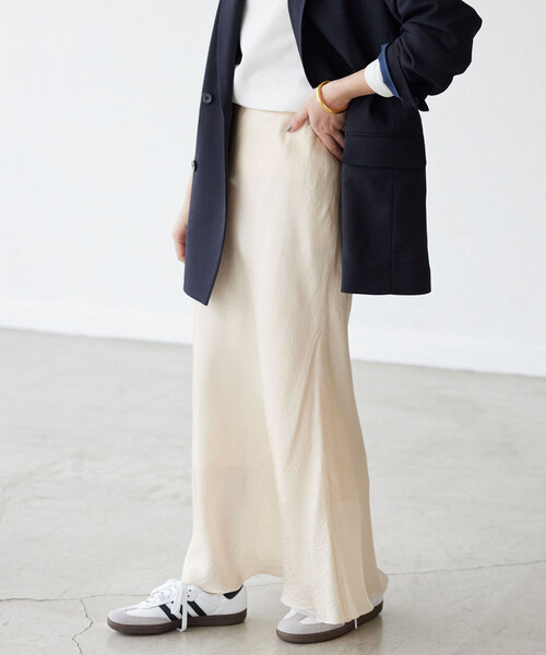 SLOBE IENA（スローブイエナ）の「ヴィンテージサテンマーメイドスカート（スカート・レディース・ライトグリーン/カーキ/アイボリー・36/38）」の9枚目の写真