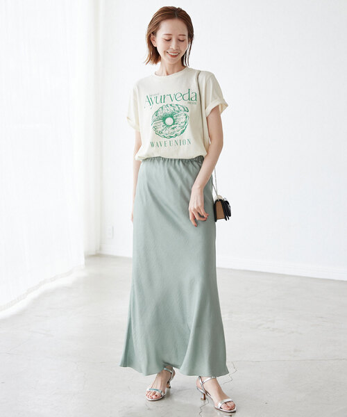 SLOBE IENA（スローブイエナ）の「ヴィンテージサテンマーメイドスカート（スカート・レディース・ライトグリーン/カーキ/アイボリー・36/38）」の10枚目の写真