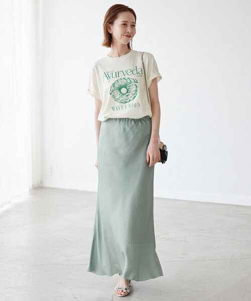 SLOBE IENA（スローブイエナ）の「ヴィンテージサテンマーメイドスカート（スカート・レディース・ライトグリーン/カーキ/アイボリー・36/38）」の12枚目の写真