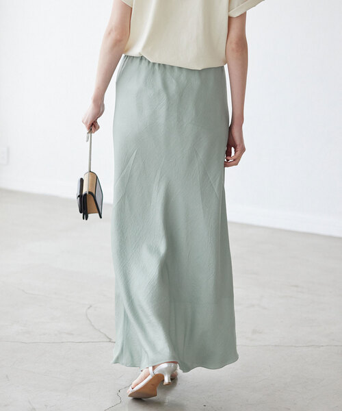 SLOBE IENA（スローブイエナ）の「ヴィンテージサテンマーメイドスカート（スカート・レディース・ライトグリーン/カーキ/アイボリー・36/38）」の17枚目の写真