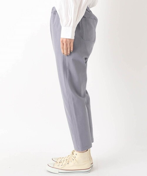 one'sterrace（ワンズテラス）の「ツイル9分丈 テーパード パンツ（その他パンツ・レディース・カーキ系5/ベージュ系9/ブルー系その他7・02）」の5枚目の写真