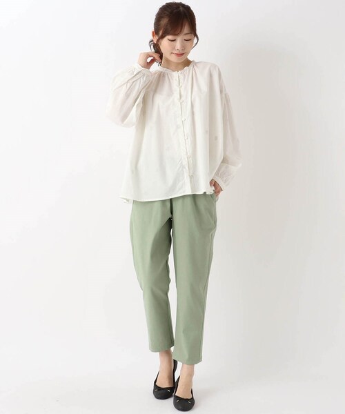 one'sterrace（ワンズテラス）の「ツイル9分丈 テーパード パンツ（その他パンツ・レディース・カーキ系5/ベージュ系9/ブルー系その他7・02）」の15枚目の写真