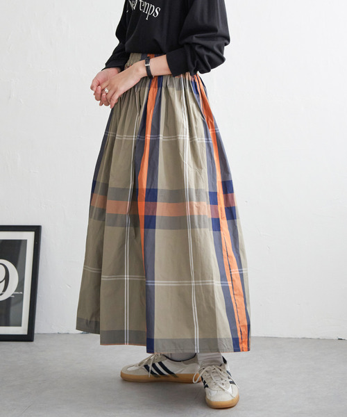 VENCEEXCHANGE（ヴァンスエクスチェンジ）の「タフタチェックギャザースカート（スカート・レディース・ネイビー/ブラック/ホワイト/レッド系/ストライプ/レッド/グレー系その他/グレー/オレンジ系/チャコール/ブルー系/チェック・FREE）」の14枚目の写真