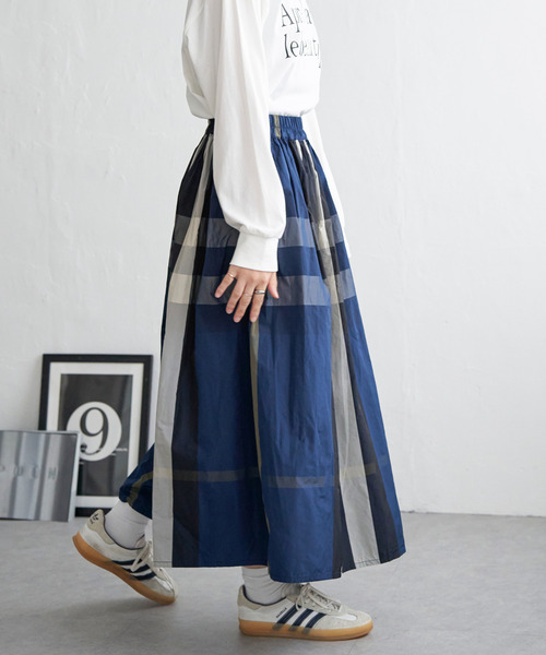 VENCEEXCHANGE（ヴァンスエクスチェンジ）の「タフタチェックギャザースカート（スカート・レディース・ネイビー/ブラック/ホワイト/レッド系/ストライプ/レッド/グレー系その他/グレー/オレンジ系/チャコール/ブルー系/チェック・FREE）」の20枚目の写真