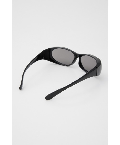 SLY（スライ）の「HinaYoshiharaxSLY EYEWEAR ヒナヨシハラ スライ アイウェア（サングラス・レディース・ブラウン/ブラック・FREE）」の6枚目の写真