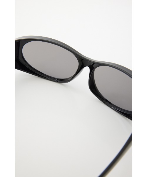 SLY（スライ）の「HinaYoshiharaxSLY EYEWEAR ヒナヨシハラ スライ アイウェア（サングラス・レディース・ブラウン/ブラック・FREE）」の8枚目の写真