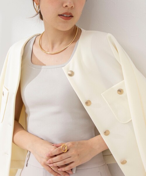 NOLLEY’S Sophi(ノーリーズソフィ)の「コンパクトベアテレコ2WAYタンクトップ(タンクトップ・レディース・グレイッシュベージュ/ブラック/オフホワイト・FREE)」の3枚目の写真
