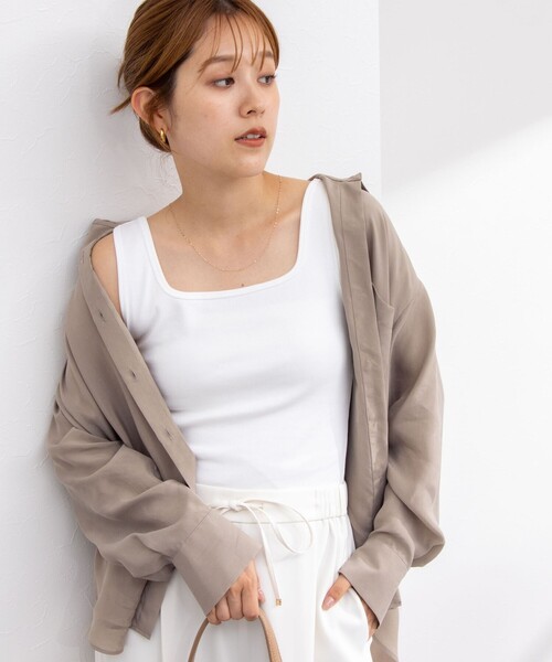 NOLLEY’S Sophi(ノーリーズソフィ)の「コンパクトベアテレコ2WAYタンクトップ(タンクトップ・レディース・グレイッシュベージュ/ブラック/オフホワイト・FREE)」の12枚目の写真