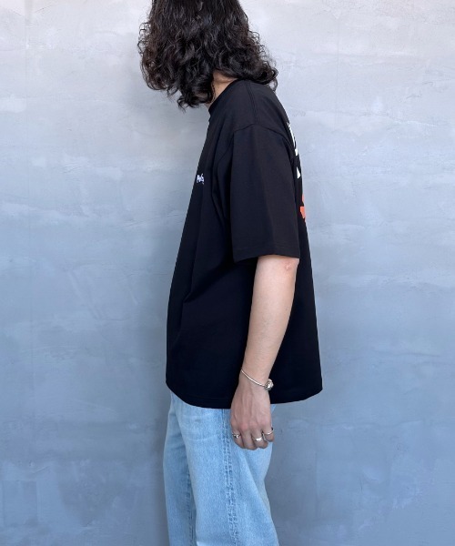 POLeR（ポーラー）の「[POLeR/ポーラー] 別注 POPPY フラワーバックプリント ショートスリーブTシャツ（Tシャツ/カットソー・レディース・ホワイト/ブルー/ブラック・M/L）」の11枚目の写真