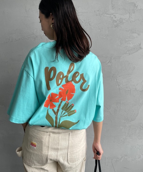 POLeR（ポーラー）の「[POLeR/ポーラー] 別注 POPPY フラワーバックプリント ショートスリーブTシャツ（Tシャツ/カットソー・レディース・ホワイト/ブルー/ブラック・M/L）」の20枚目の写真