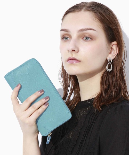 TOPKAPI（トプカピ）の「COLORATO［コロラート］角シボ型押し・ラウンドファスナー長財布（財布・レディース・グレイッシュベージュ/ライトブラウン/グレイッシュブルー/レモンイエロー/ミント/ネイビー/ピンク/ライトピンク/オレンジ/キャメル・FREE）」の3枚目の写真