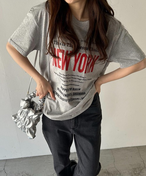 VitaFelice(ヴィータフェリーチェ)の「英字ロゴビッグTシャツ(Tシャツ/カットソー・レディース・ホワイト/ブラック/グレー・FREE)」の4枚目の写真