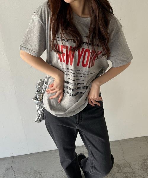 VitaFelice(ヴィータフェリーチェ)の「英字ロゴビッグTシャツ(Tシャツ/カットソー・レディース・ホワイト/ブラック/グレー・FREE)」の5枚目の写真