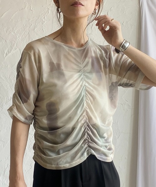 セール】水彩ニュアンス柄シャーリング半袖クルーネックメッシュ