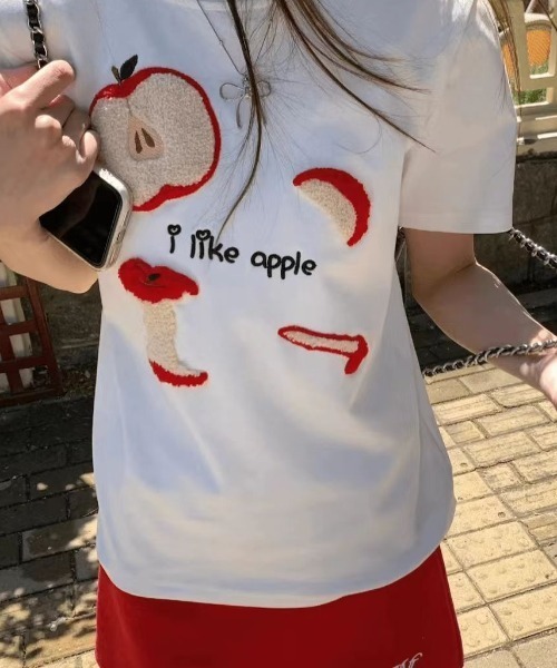 Achic(アシック)の「リンゴ刺しゅう柄Tシャツ(Tシャツ/カットソー・レディース・ブラック/ホワイト・M)」の7枚目の写真