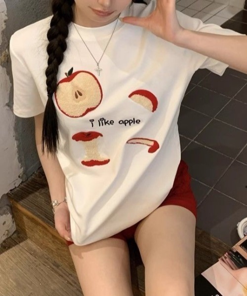 Achic(アシック)の「リンゴ刺しゅう柄Tシャツ(Tシャツ/カットソー・レディース・ブラック/ホワイト・M)」の15枚目の写真