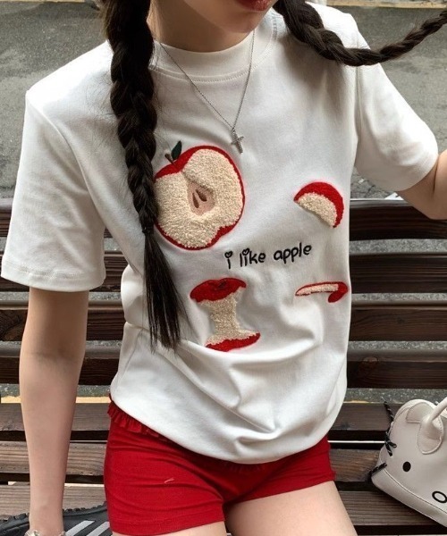 Achic(アシック)の「リンゴ刺しゅう柄Tシャツ(Tシャツ/カットソー・レディース・ブラック/ホワイト・M)」の20枚目の写真