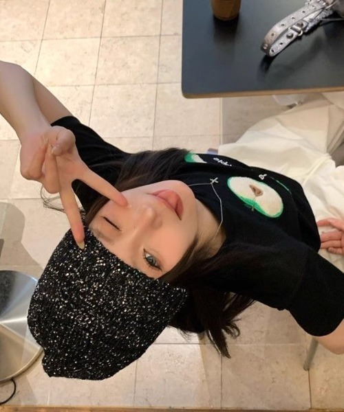 Achic(アシック)の「リンゴ刺しゅう柄Tシャツ(Tシャツ/カットソー・レディース・ブラック/ホワイト・M)」の21枚目の写真