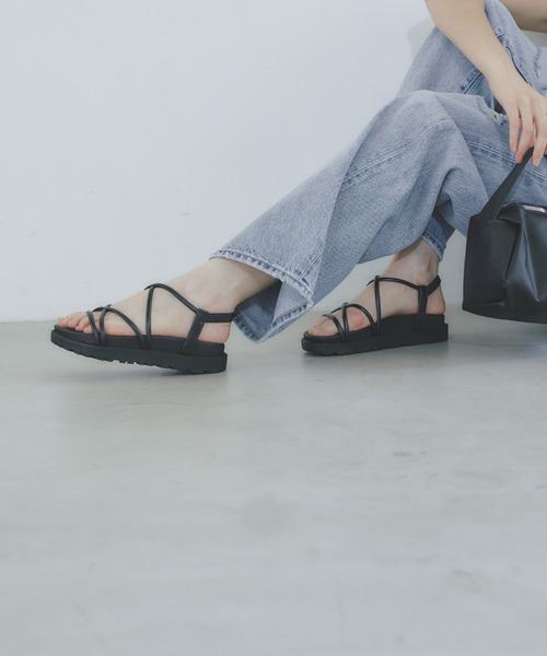 BARRETTA(バレッタ)の「クロスストラップ厚底サンダル(サンダル・レディース・ブラック・36/37)」の4枚目の写真