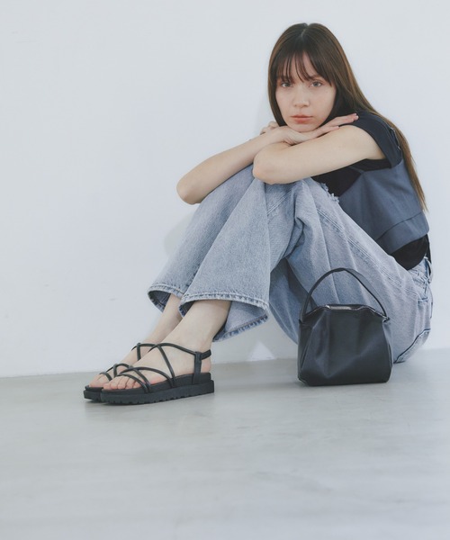 BARRETTA(バレッタ)の「クロスストラップ厚底サンダル(サンダル・レディース・ブラック・36/37)」の5枚目の写真